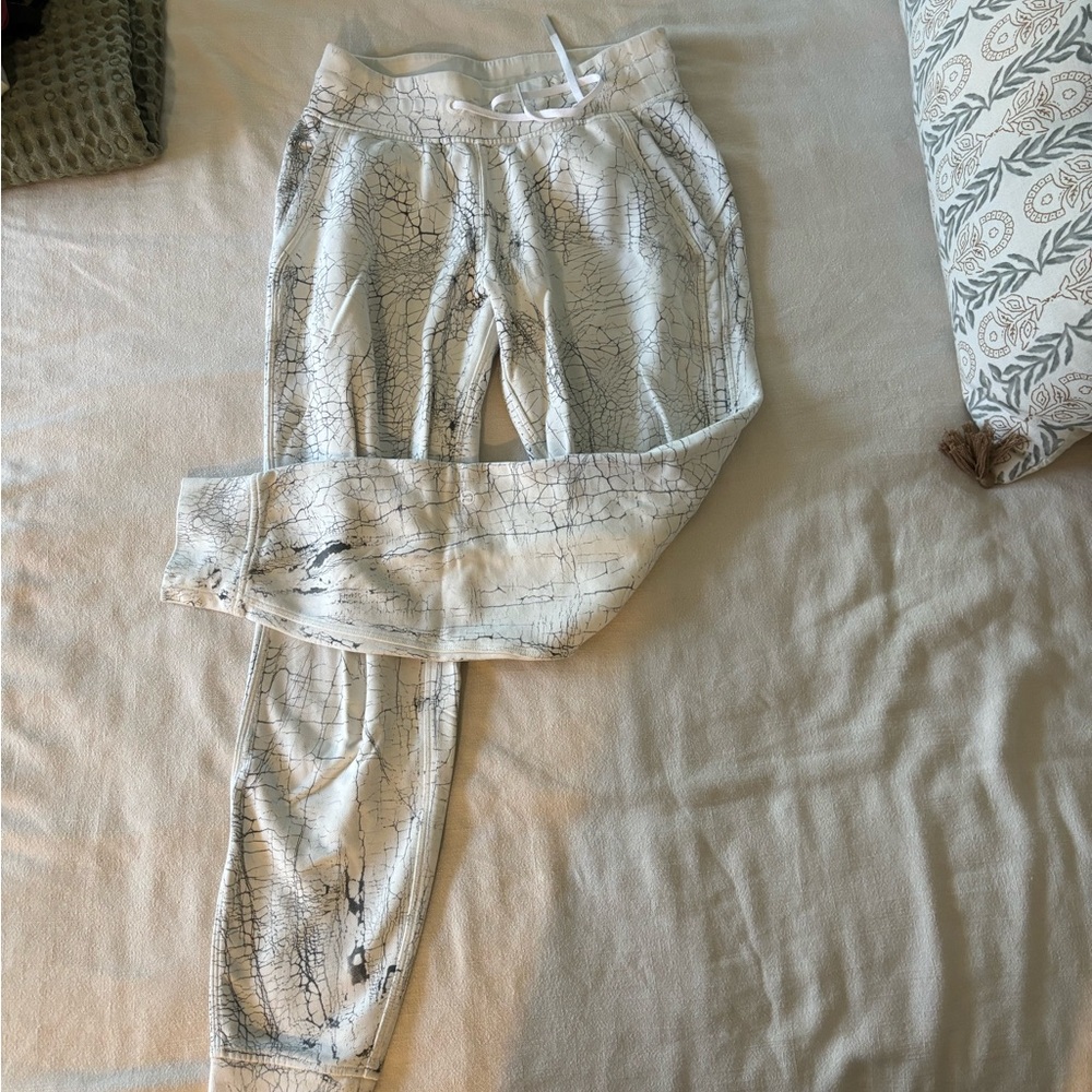 Lululemon sweatpants